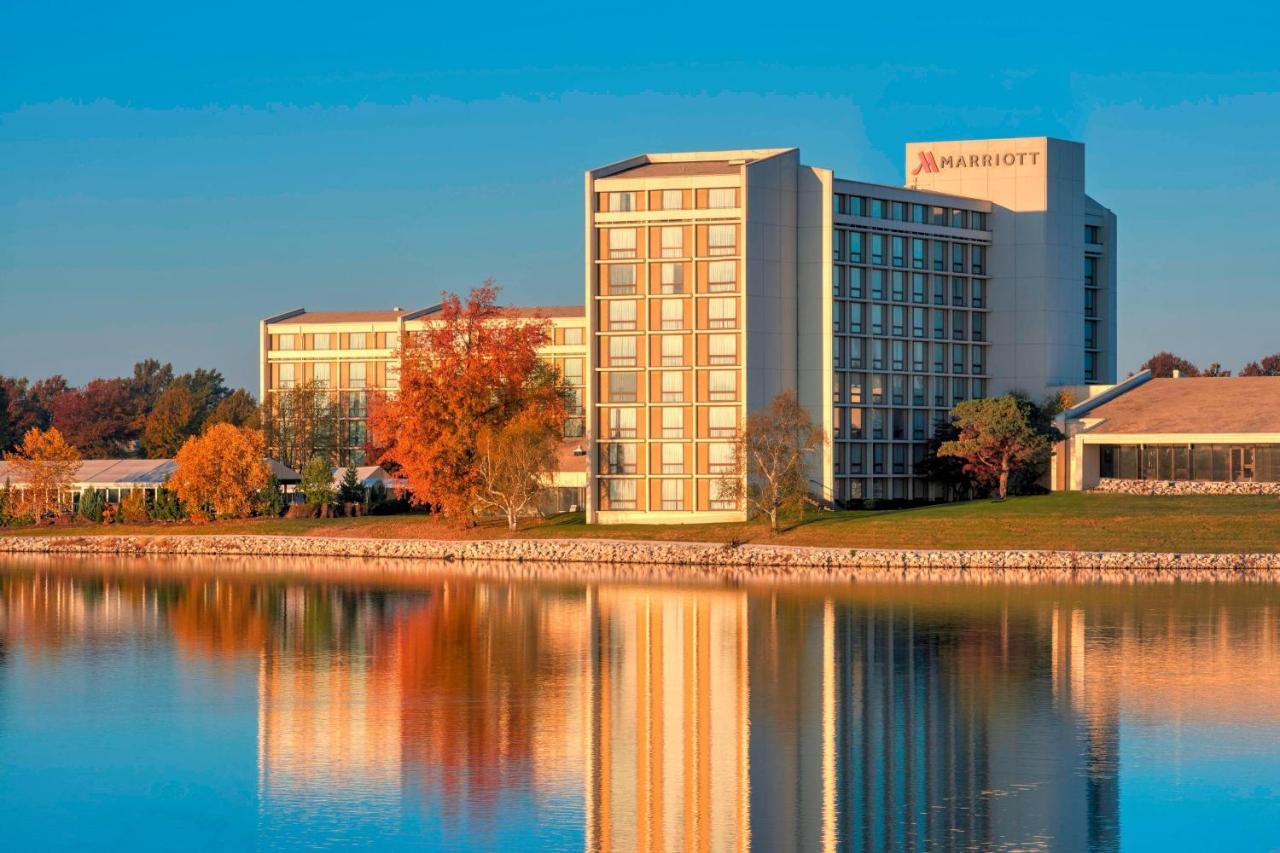 Kansas City Airport Marriott Hotel Exterior photo