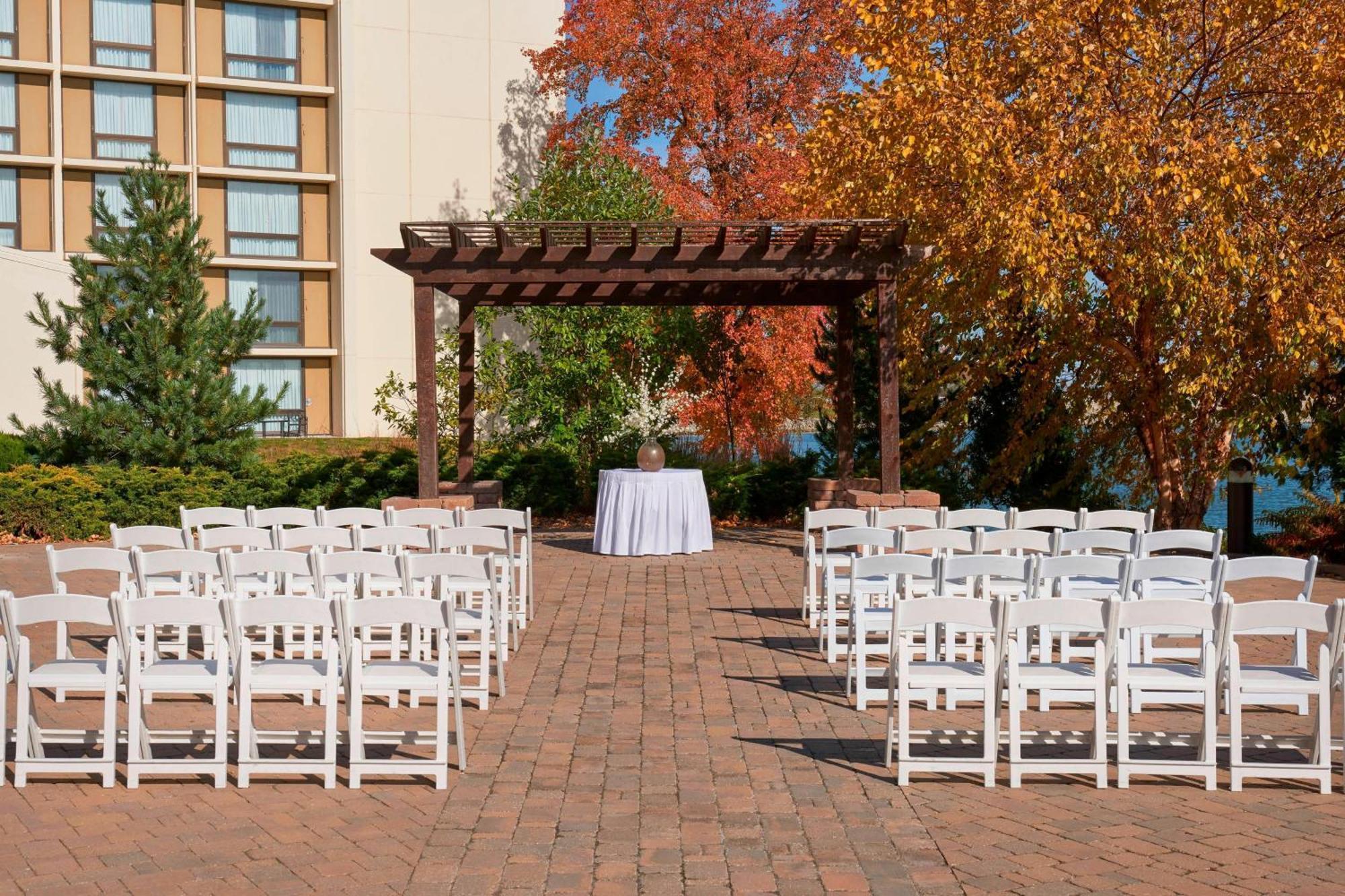 Kansas City Airport Marriott Hotel Exterior photo